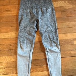 Ombré gray Lululemon leggings!